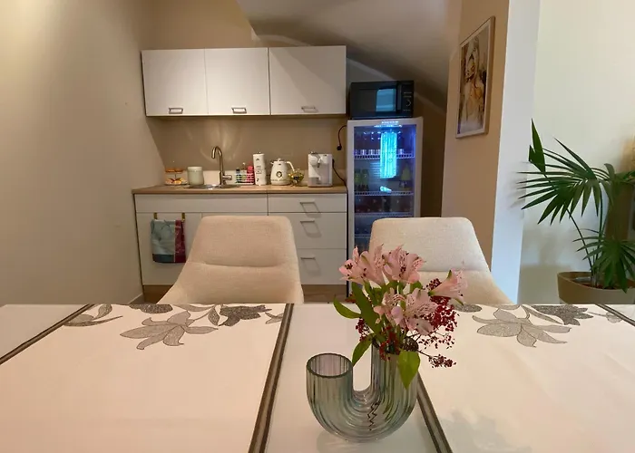 Guest house Maison Madame Exquisit 3*