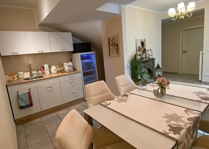 Maison Madame Exquisit Pensión 3*